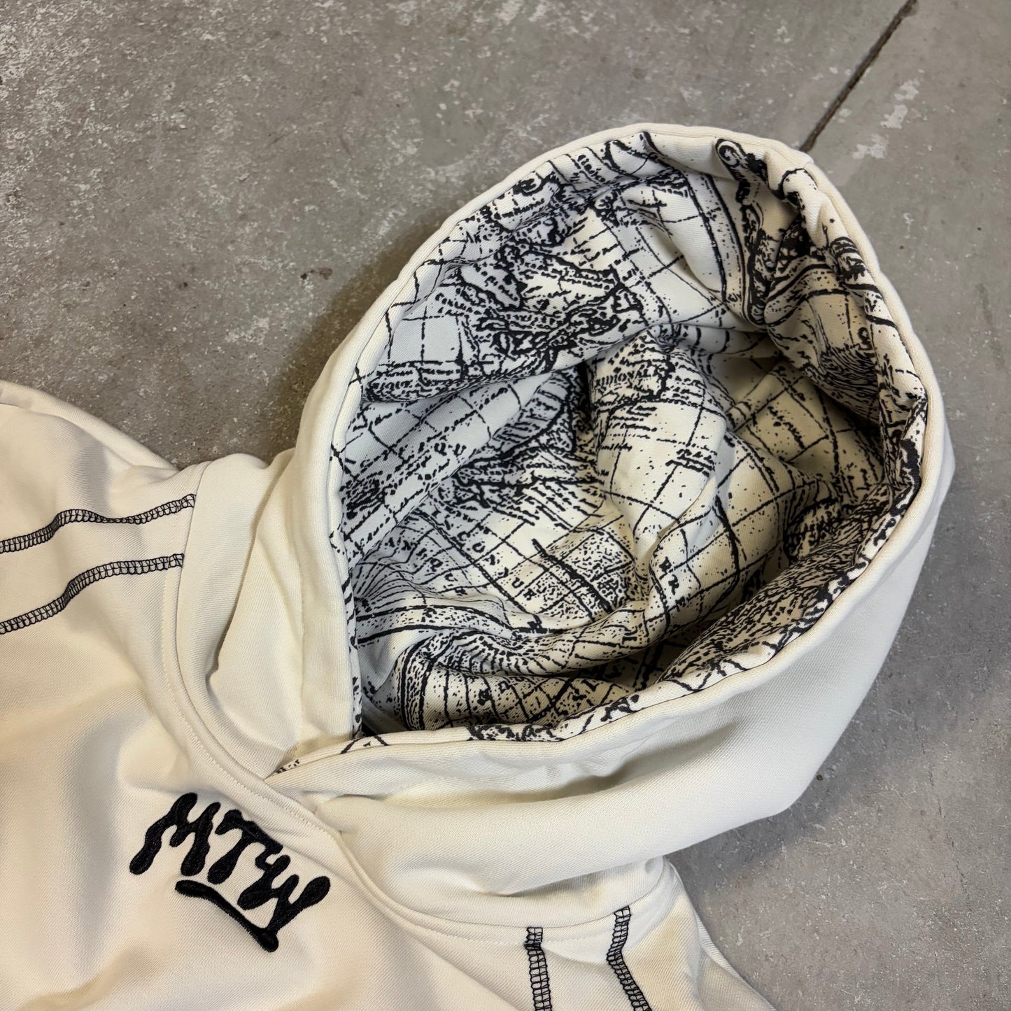 CREAM HOODIE